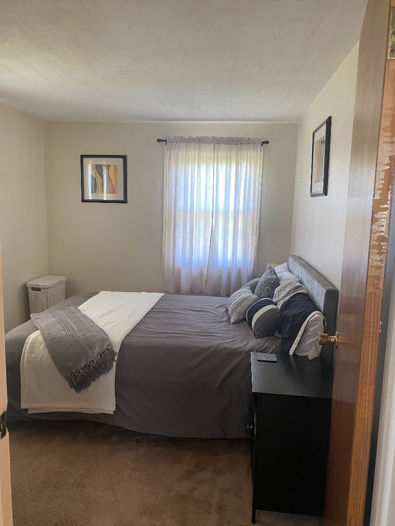 Charming home in quiet suburb, minutes from hospitals! Everything Included. Fast internet, in-unit l - Photo 7