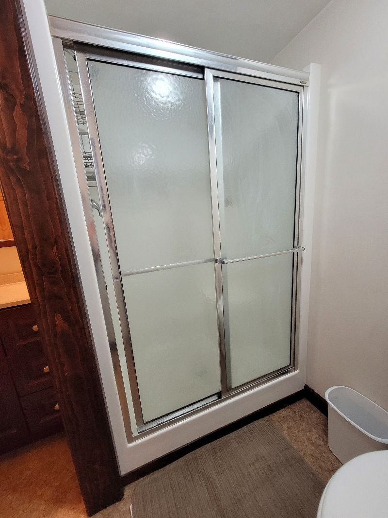 Ground level apartment with separate entrance - Photo 6