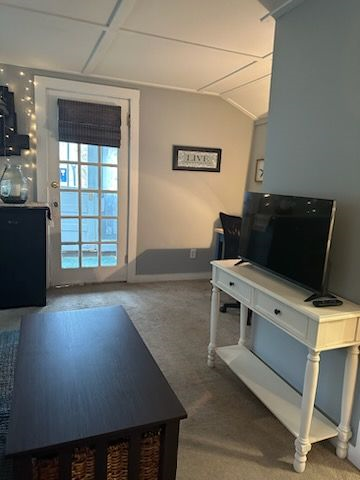 Cute Cottage with beach rights within walking distance of Lake Ontario - Photo 12