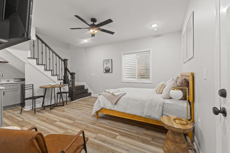 Studio w/ private entrance. Close to IU hospitals