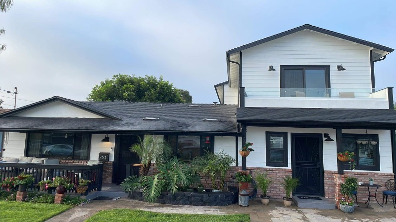 Room for Rent in Quiet Clairmont Home - Photo 1
