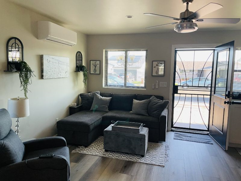 Room for Rent in Quiet Clairmont Home - Photo 3