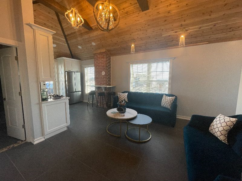 Luxurious 2 bedroom 1 bath apartment with Spa Amenities - Photo 4