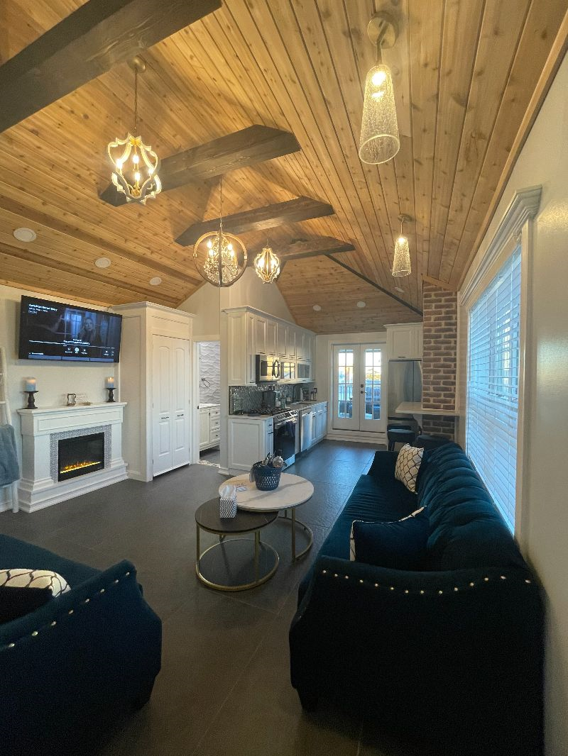 Luxurious 2 bedroom 1 bath apartment with Spa Amenities - Photo 2