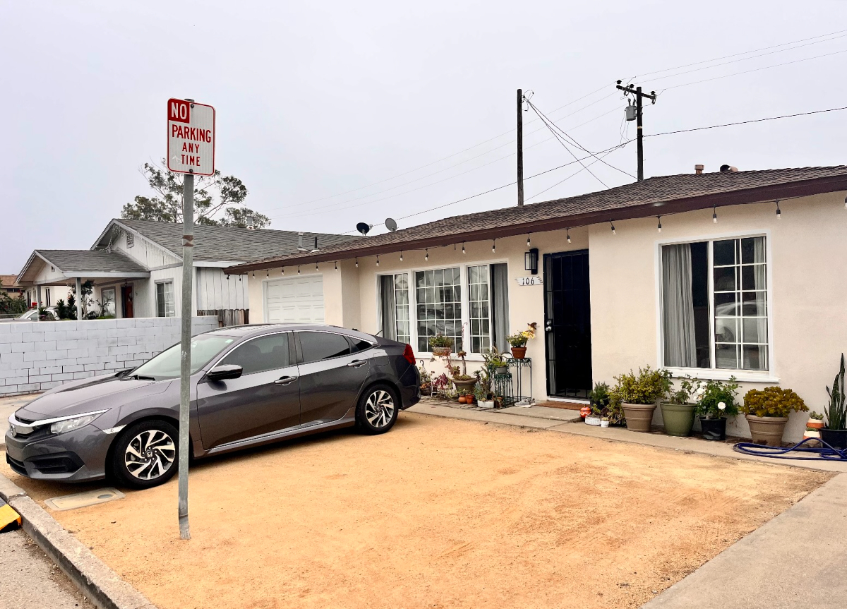 NEWLY RENOVATED AC Full Kitchen 1 Bedroom 1 Bath apartment - Photo 4