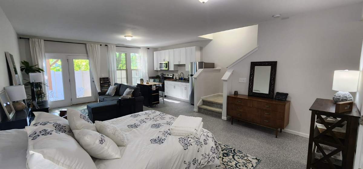 Cozy walkout studio basement convenient to...