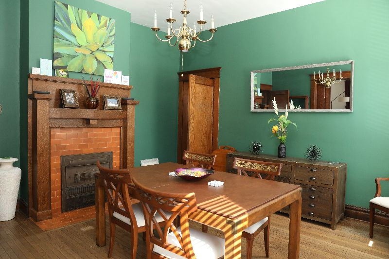 Bay's BNB Room 4 (Private Room in Large Home with Hot Tub Close to Everything) - Photo 5