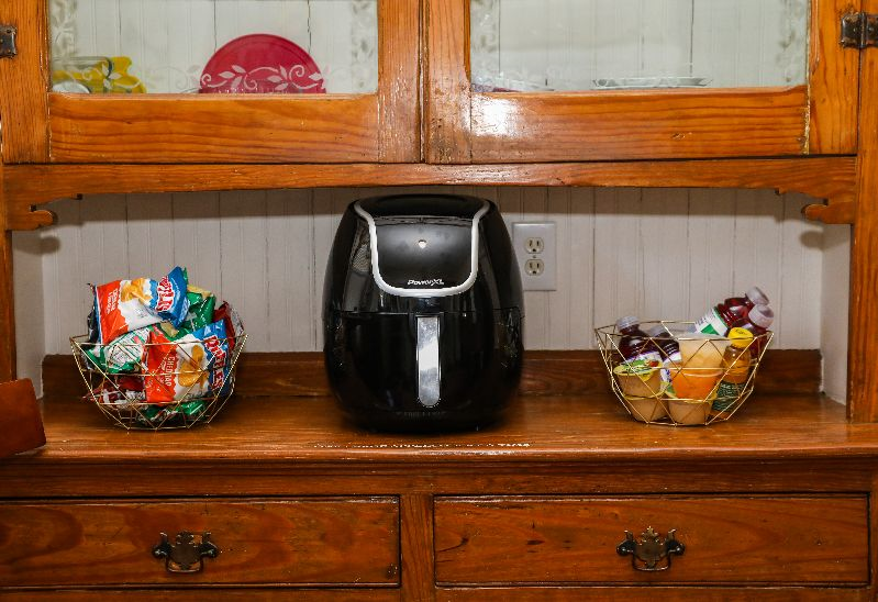 Bay's BNB         Room 4         (Private Room in Large Home with Hot Tub Close to Everything) - Photo 11