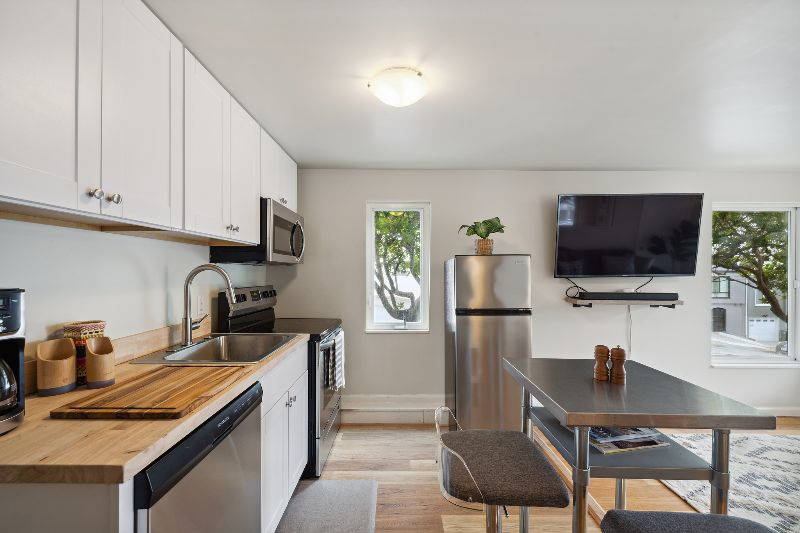 Bright Modern Hideaway w/ Ocean Views - Photo 5