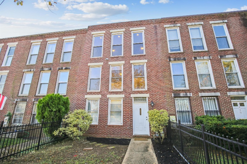 Luxury Furnished 1BR Condo- Steps to Metro & New RFK Stadium, Parking, Utilities Included, Pet Frien - Photo 1