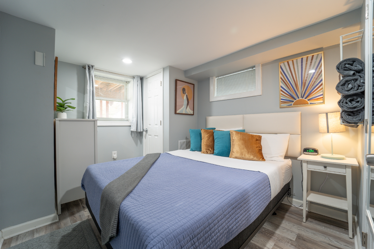 Stylish and Colorful 2-Bedroom Basement Apartment in Historic Grant Park, Washington, DC - Photo 6