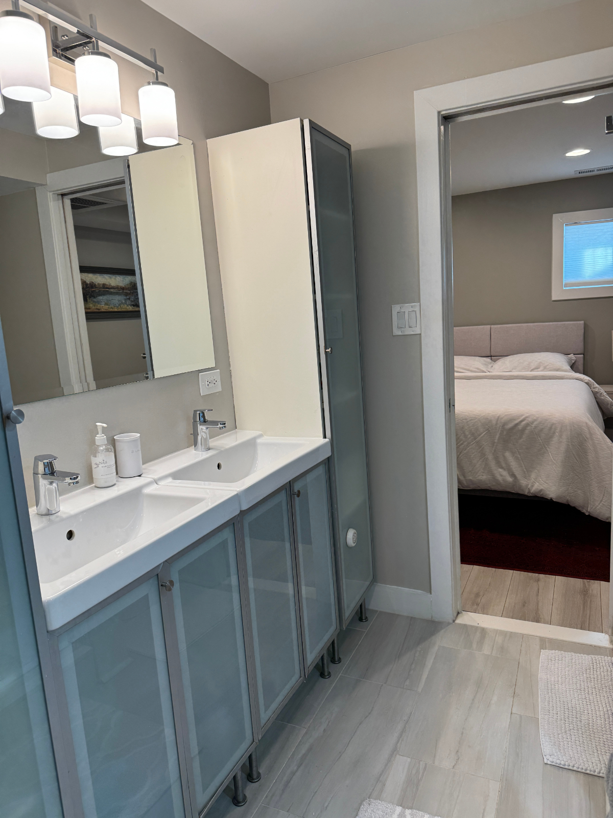 Discover modern living in this newly renovated separated unit in a row home situated in an exception - Photo 9