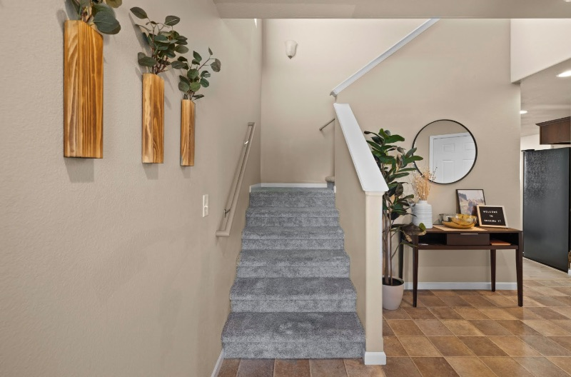 Spacious and modern townhouse in great location - Photo 2