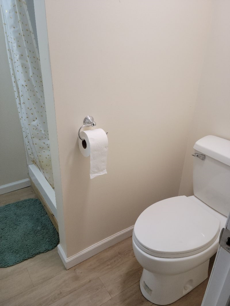 Pleasant, small studio in walkable downtown - Photo 5