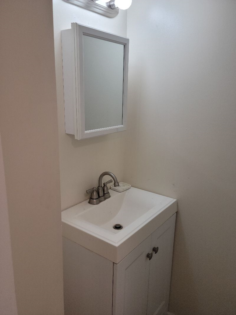 Pleasant, small studio in walkable downtown - Photo 6