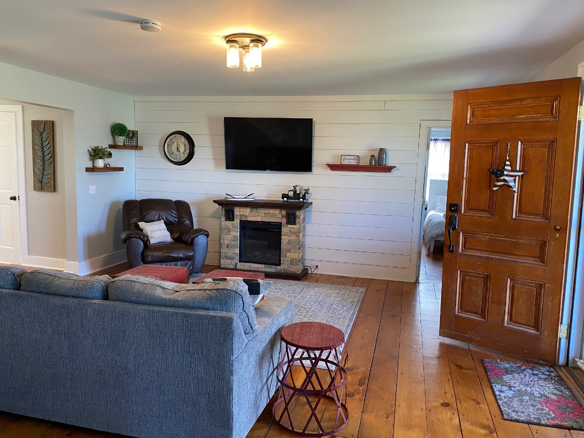 Fully furnished, beautifully  renovated Farmhouse 3 miles from Cooperstown. - Photo 11