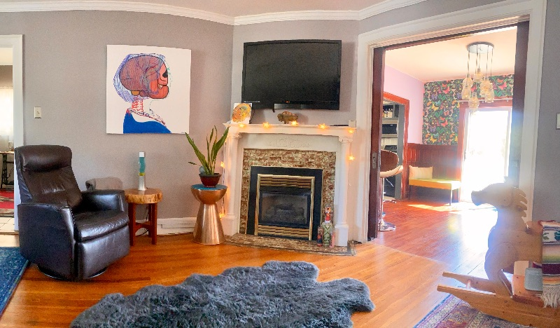 Beautiful, Single family home. Walkable, quiet yet thriving neighborhood. Larkinville - Photo 3