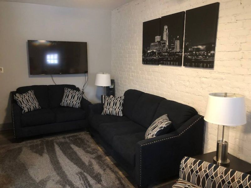 Crisp 1 Bedroom Short Long Term Stays GigaWIFI 03