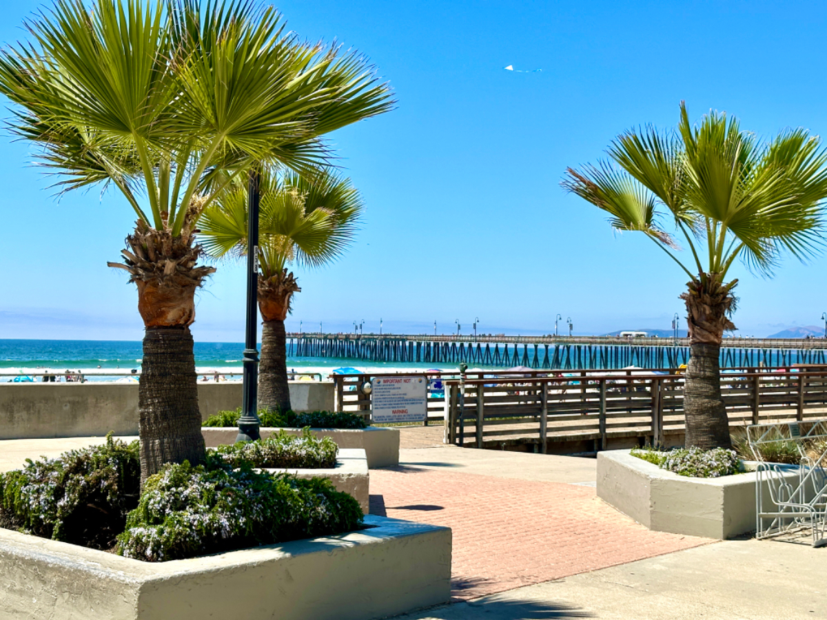 One Bedrm. Apartment Only 1/2 block to the Beach