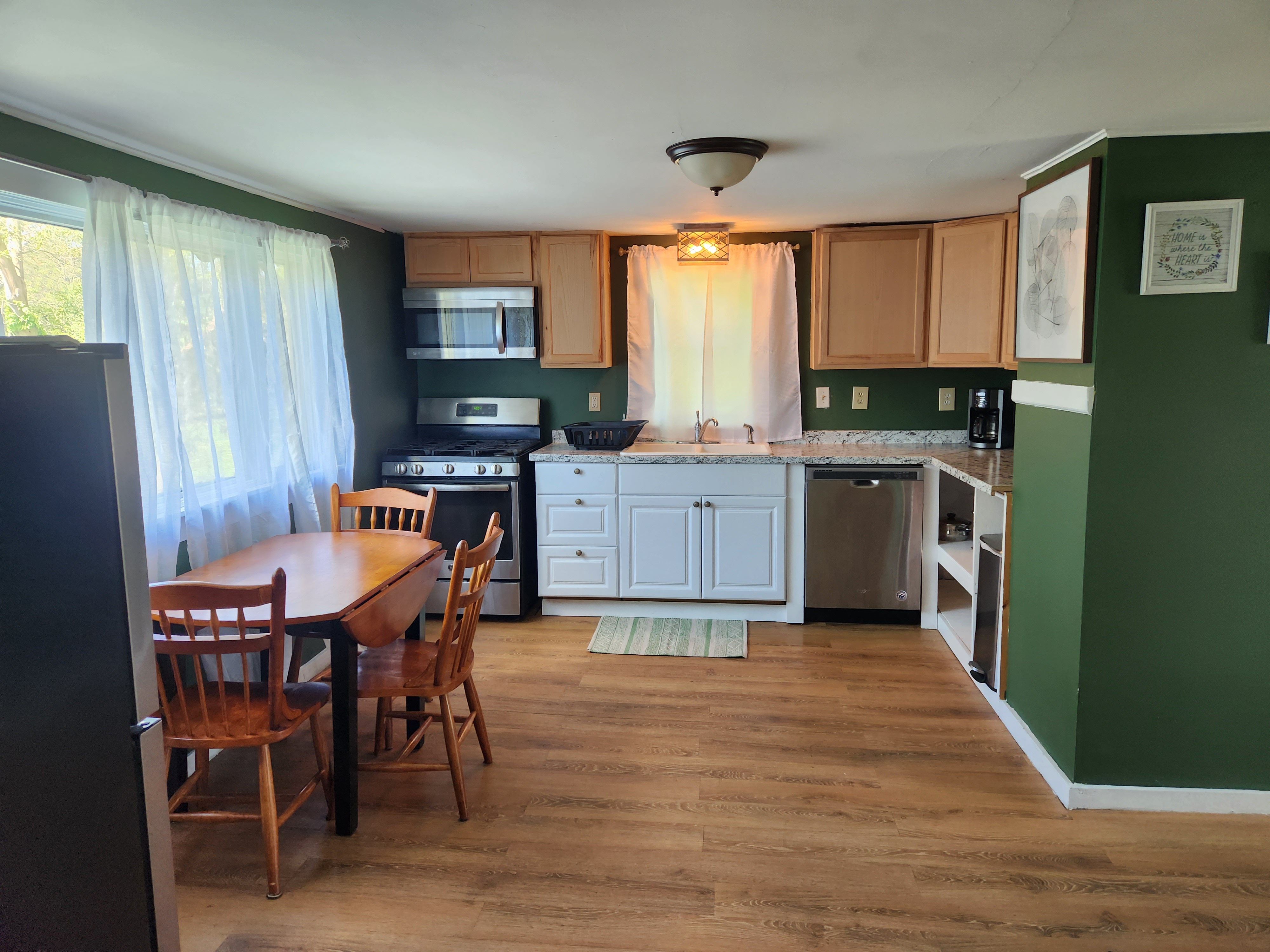 2 Bed, 1 bath - pets possible, Windsor, VT - Photo 6