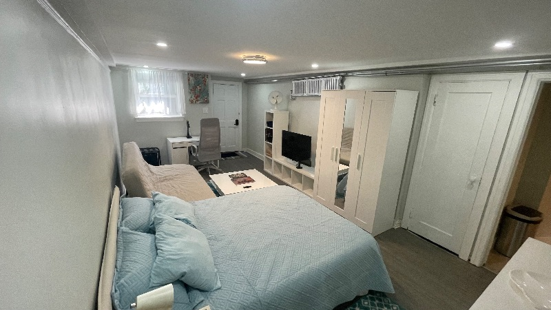 Cozy Flatbush Flats! 1-Bedroom Garden Apartment with Washer/Dryer, Dishwasher, Onsite Parking - Photo 12