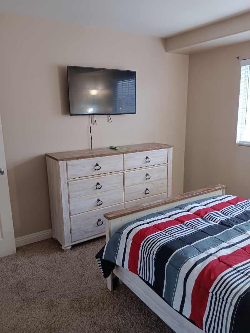 Room Rental with Driveway parking