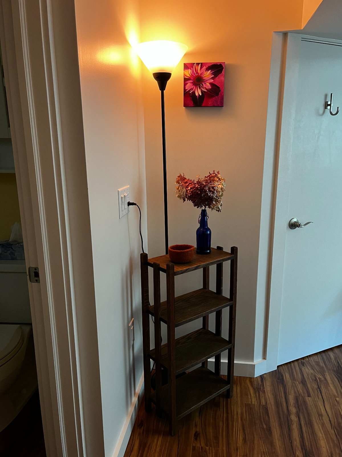 Cozy Oasis in Burlington's South End Arts District - Photo 8