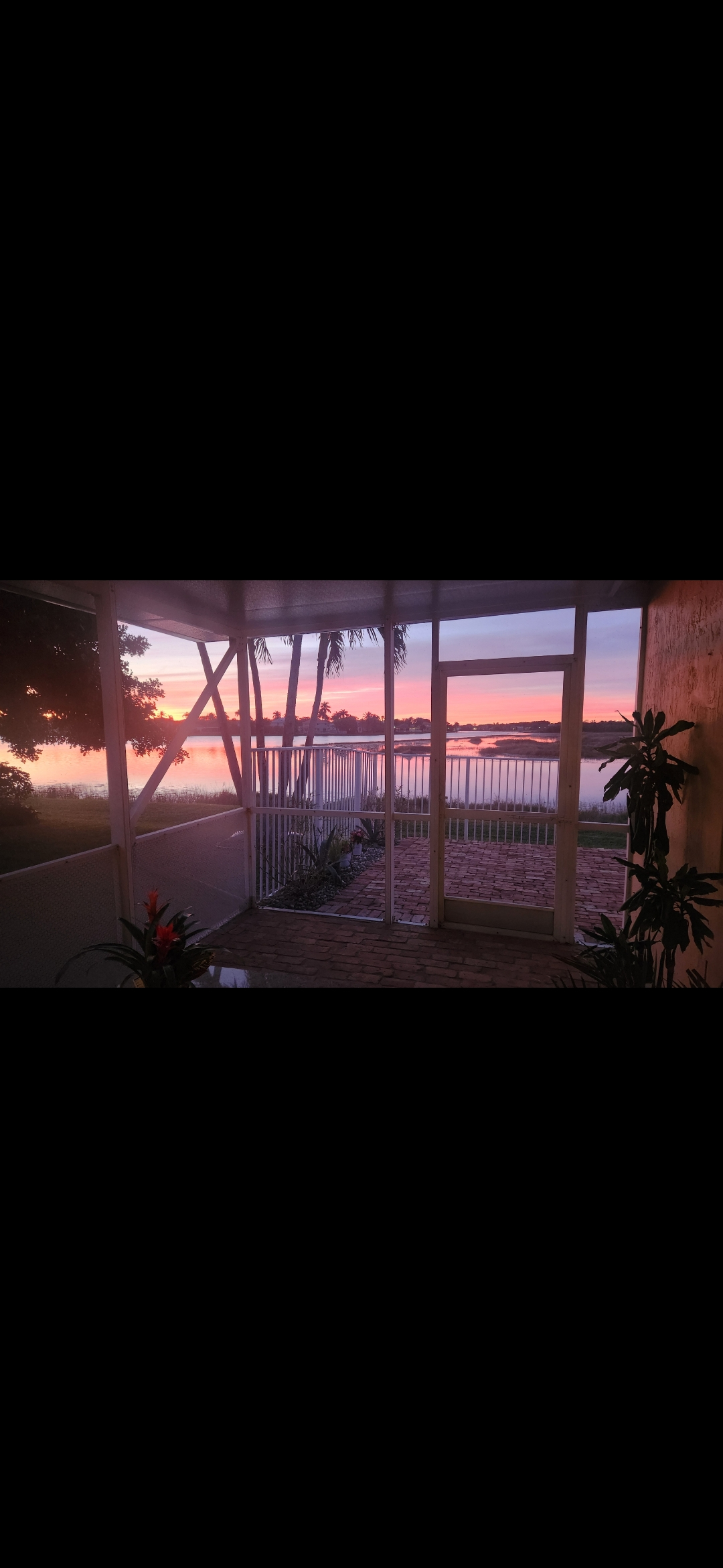 Secluded Sanctuary with Lake Front View Located near Best Hospitals - Photo 5