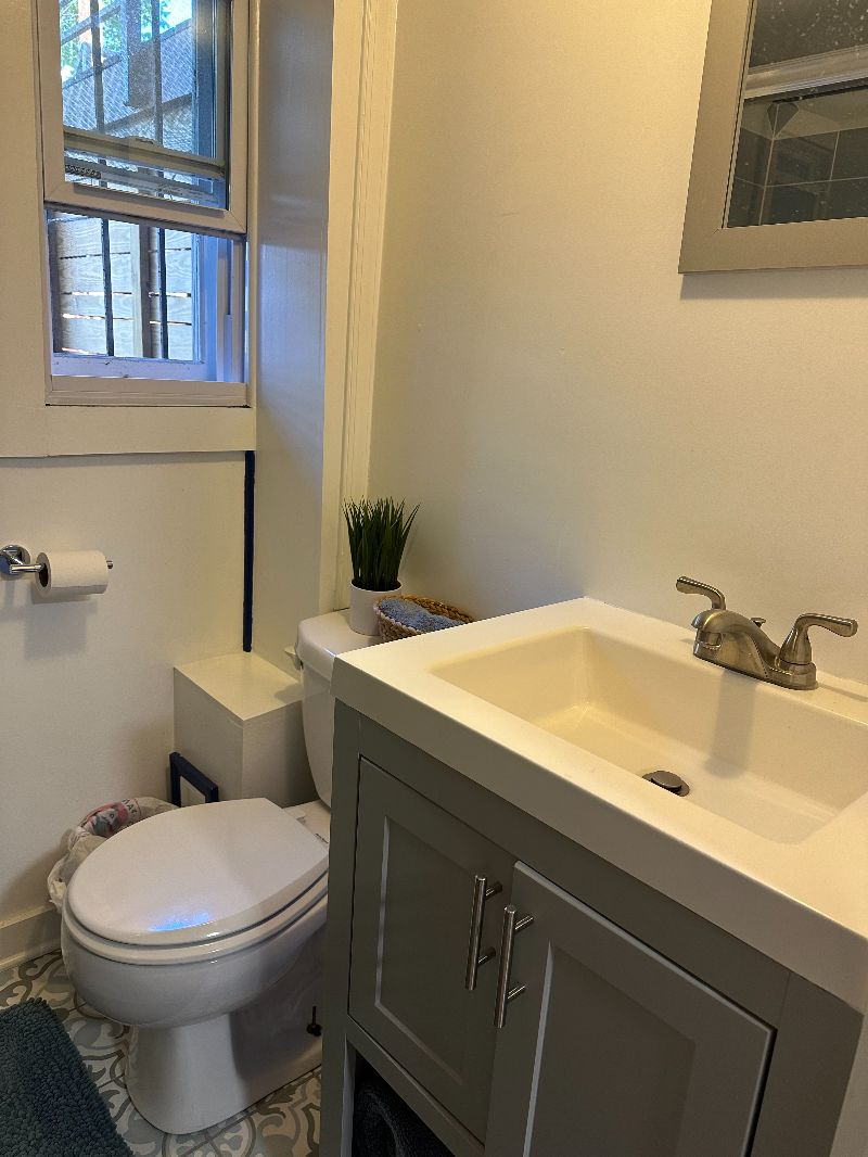 Bright Studio with backyard in Capitol Hill - Photo 10