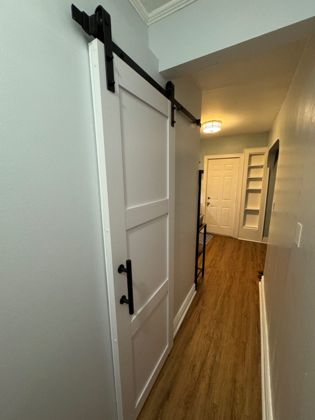 The Cozy Gray Room - Photo 11
