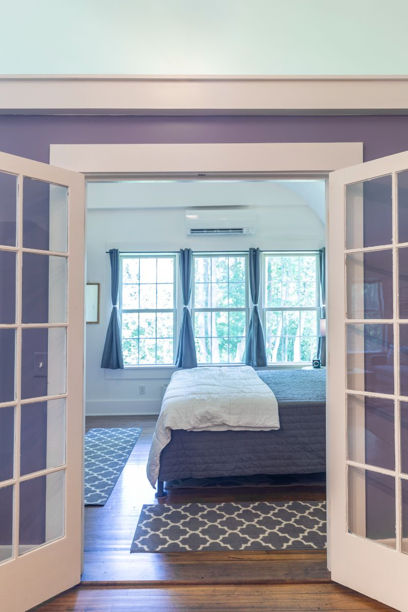 Top floor sunny apartment in a renovated historic schoolhouse - Photo 7