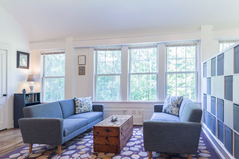 Top floor sunny apartment in a renovated historic schoolhouse - Photo 4