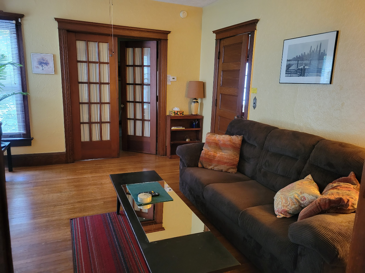 Large 1 bedroom, Strong/Highland area, see photos, read entire listing - Photo 1
