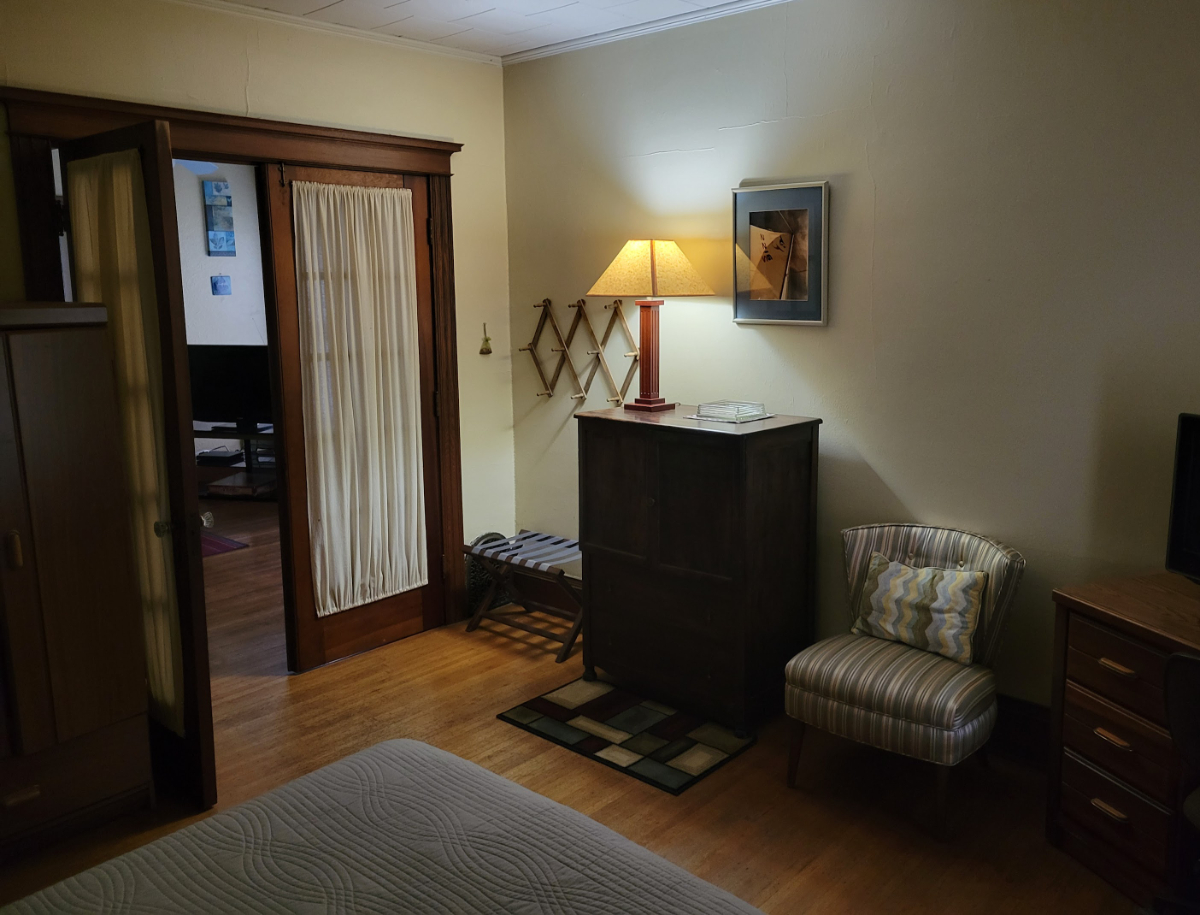 Large 1 bedroom, Strong/Highland area, see photos, read entire listing - Photo 4