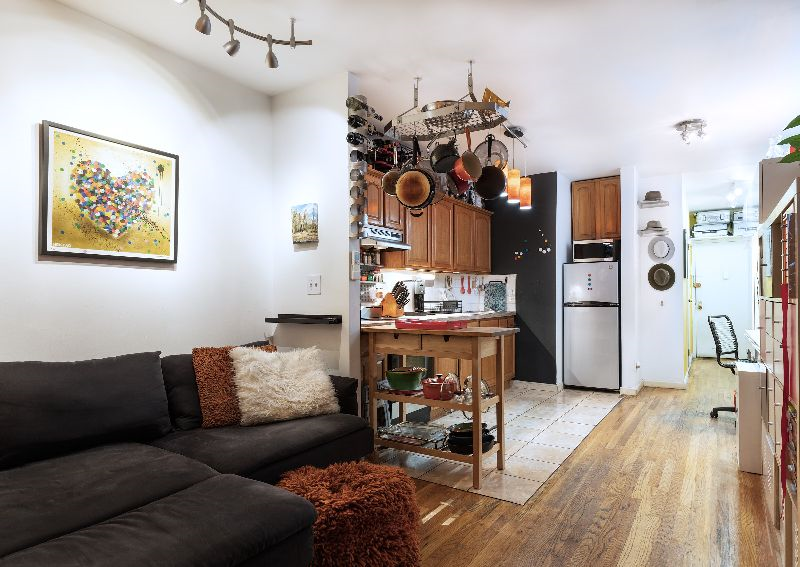 Experience City Living at Its Finest in a Charming 1-Bedroom Apartment in New York, NY - Your Urban - Photo 3