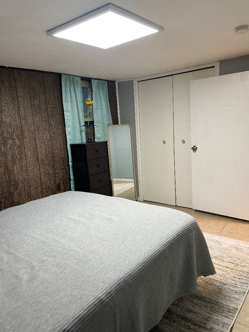 Basement Apartment Close to Campus - Photo 3