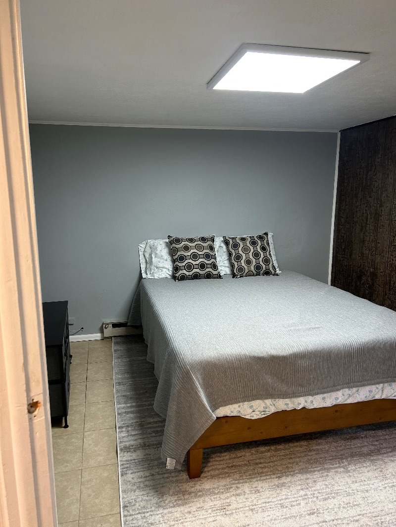 Basement Apartment Close to Campus - Photo 5