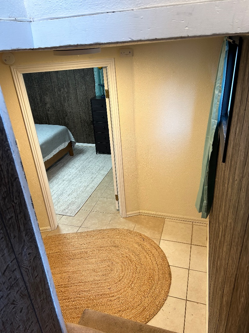 Basement Apartment Close to Campus - Photo 6