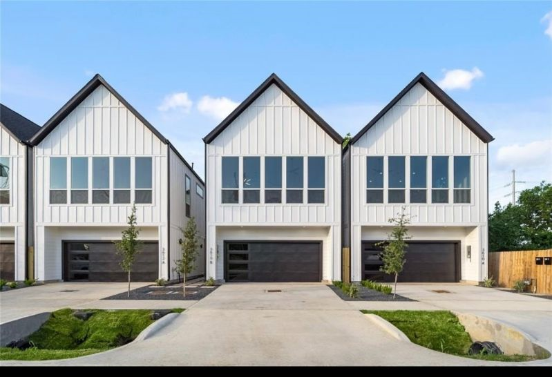 1 Bedroom w/Private Bath, 2 Bedroom shared bath near Medical Center