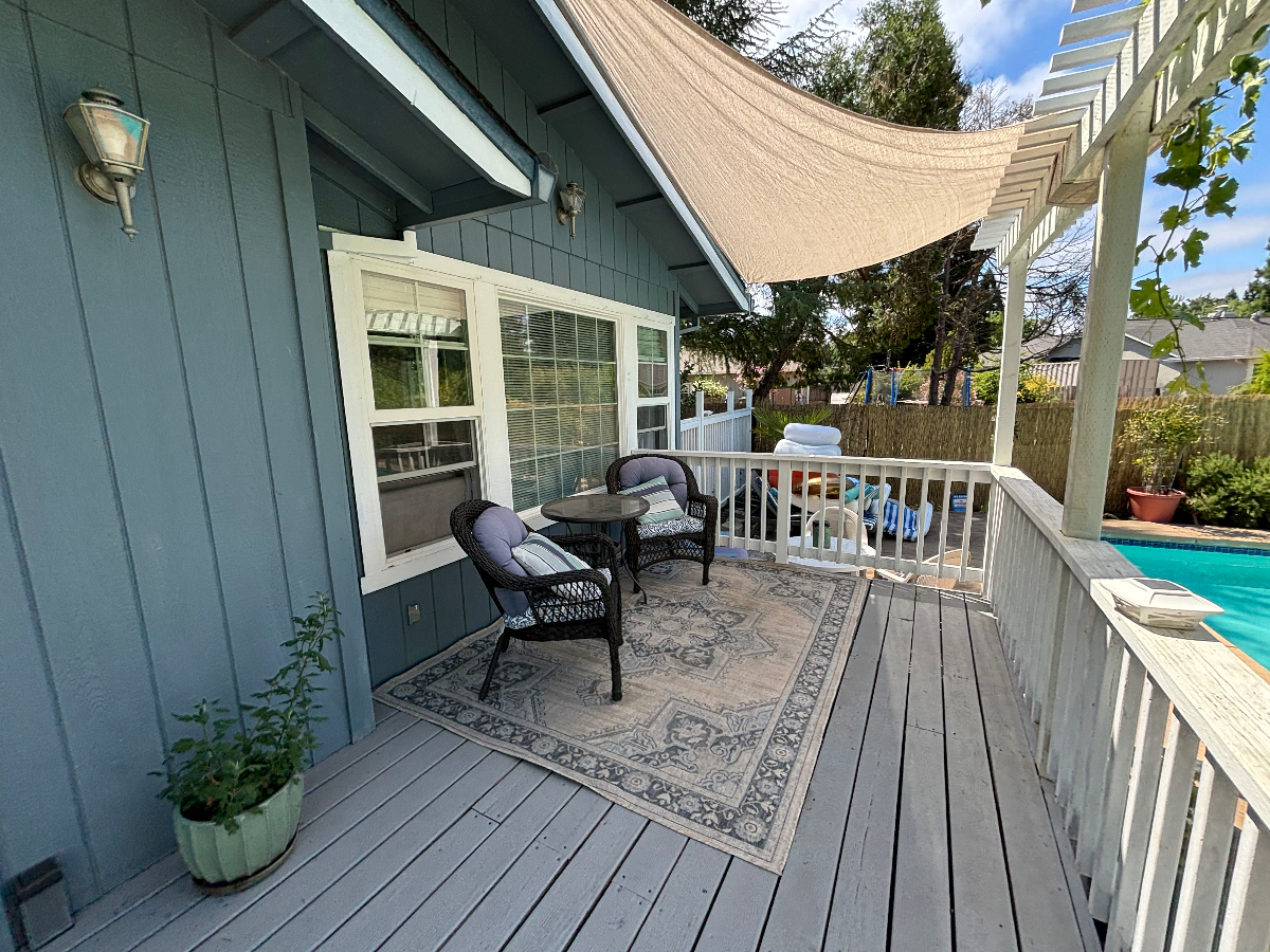 Serenity Cove Cottage for Professional Travelers - Photo 2