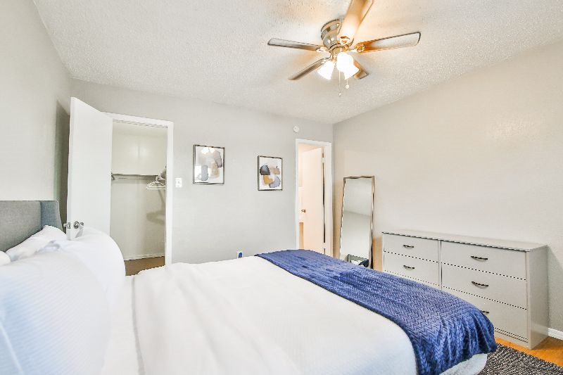Close to Covenant and UMC Hospitals- One Bed/One Bath-Fully Furnished-All bills paid - Photo 8