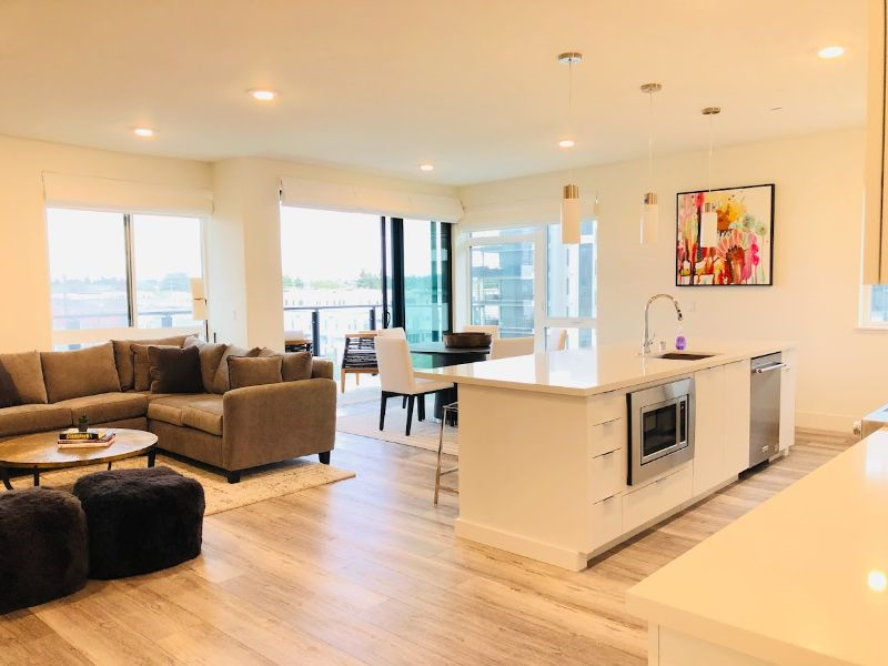 3 Bedroom Upscale Modern Condo with Views