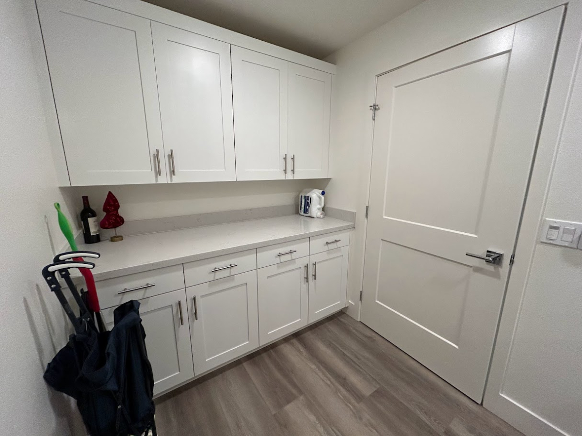 3 Bedroom Upscale Modern Condo with Views - Photo 6