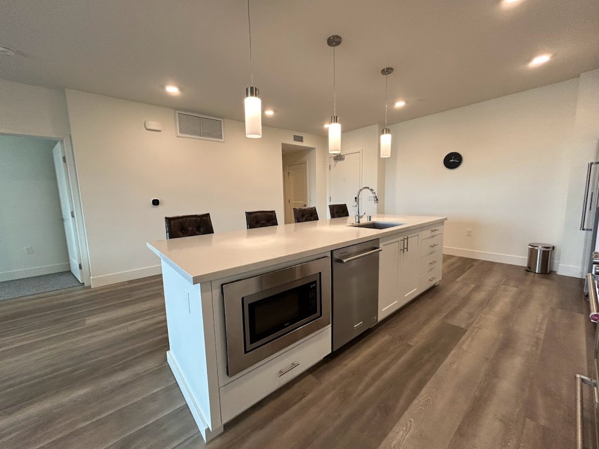 3 Bedroom Upscale Modern Condo with Views - Photo 2