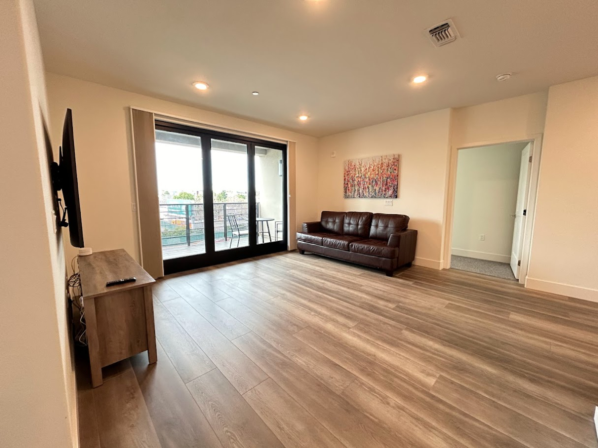 3 Bedroom Upscale Modern Condo with Views - Photo 4