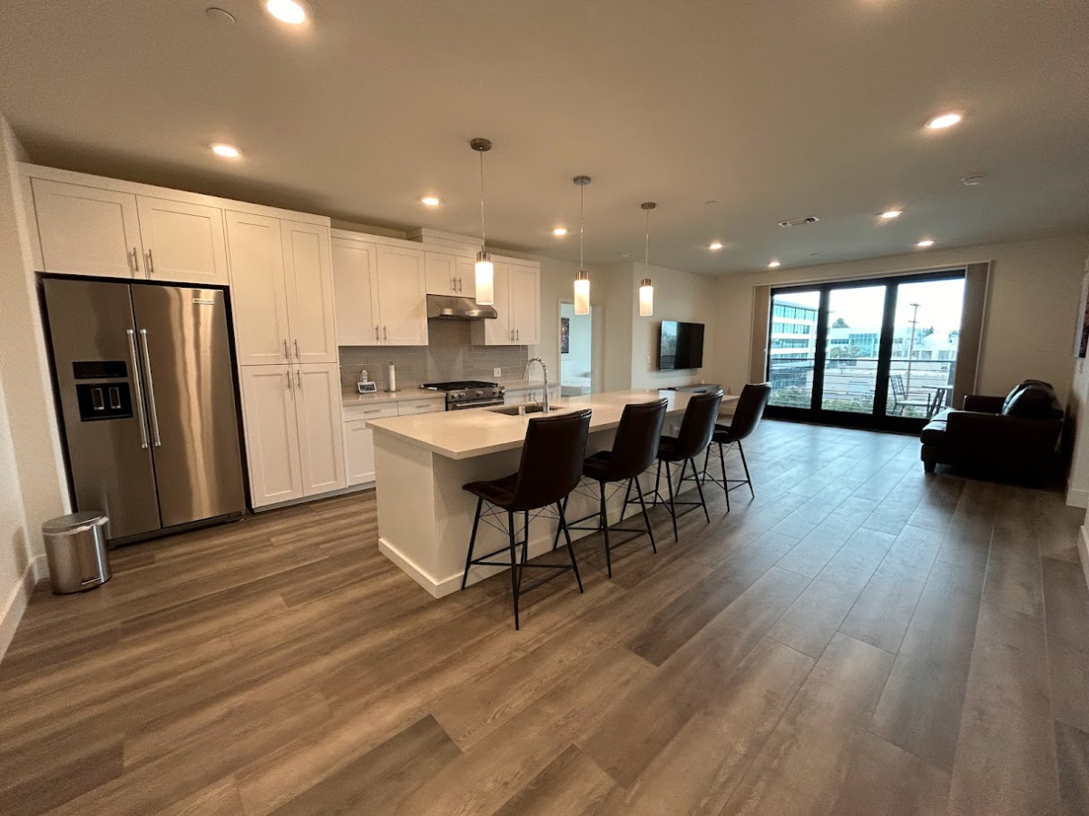 3 Bedroom Upscale Modern Condo with Views