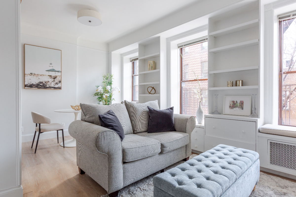 Beautiful, all inclusive 1 bedroom on tree lined Waverly Place - Photo 4