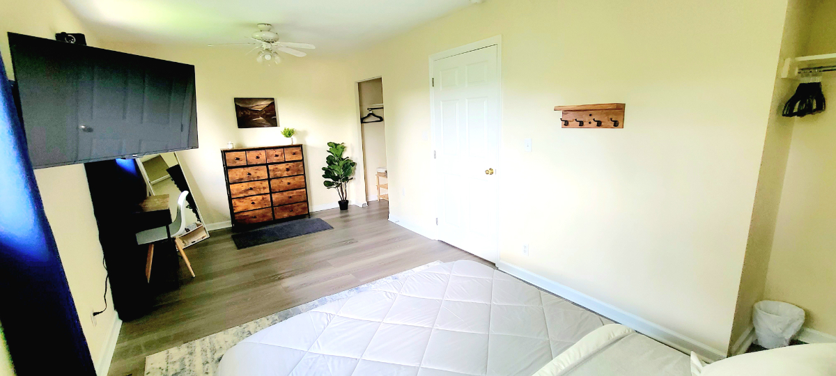 5 Min to Hospitals | Suncrest Furnished Townhome - Photo 7