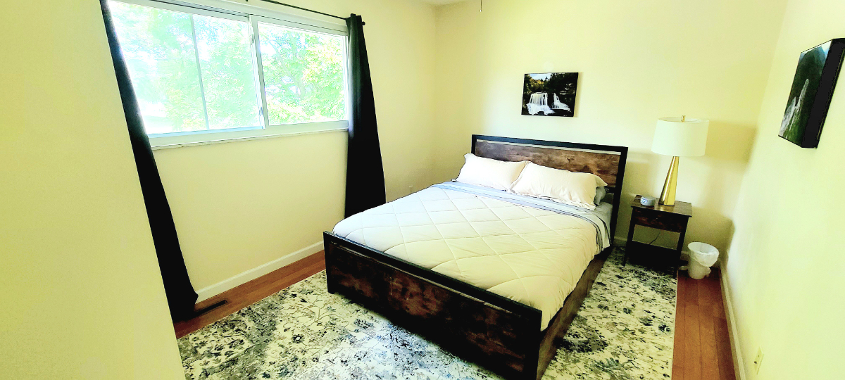 5 Min to Hospitals | Suncrest Furnished Townhome - Photo 12