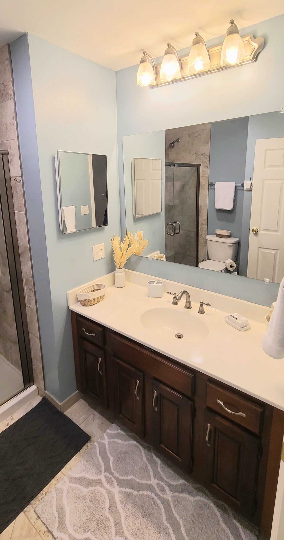 5 Min to Hospitals | Suncrest Furnished Townhome - Photo 10